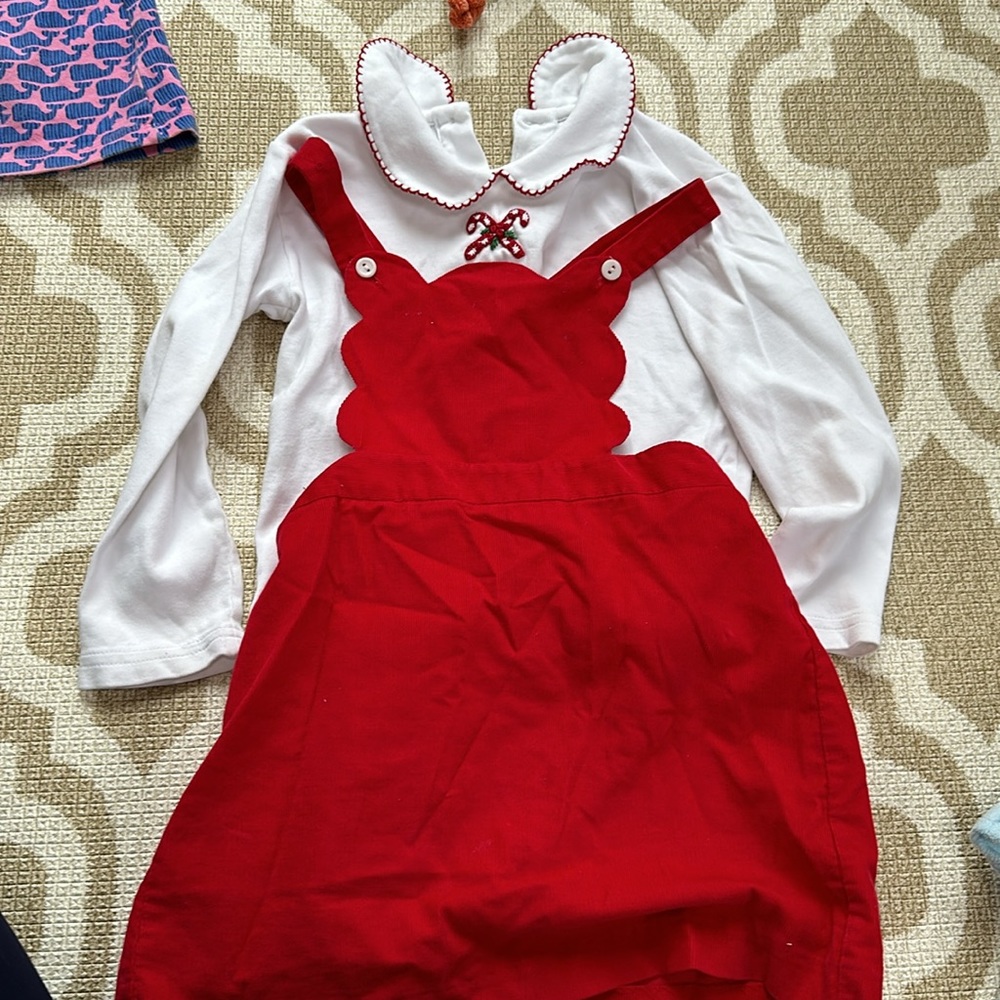Adorable Christmas outfit. 4t